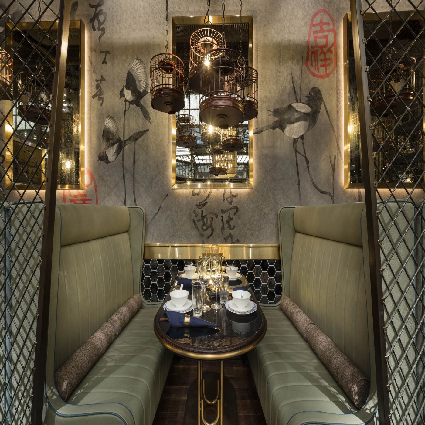 Paradox-Hotel-Vancouver-Restaurant-26