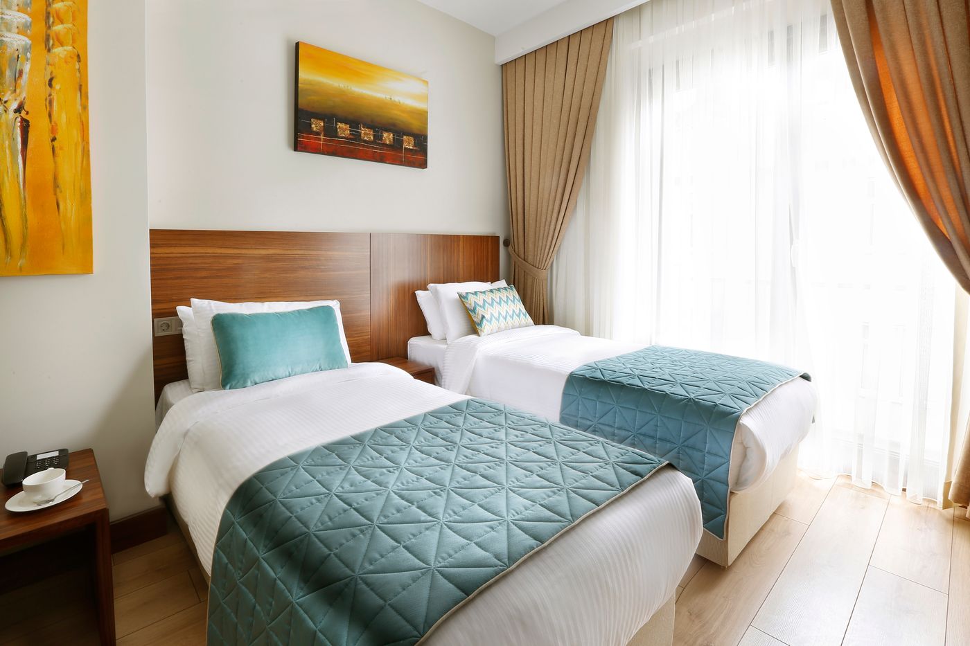 The-White-Orient-Hotel-Room-3