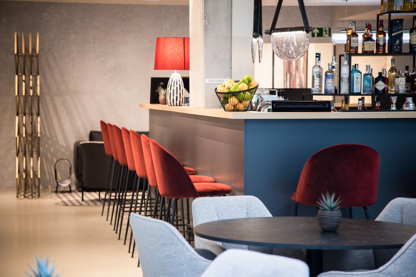 The-Amberlyn-Suite-Hotel-Bar-16