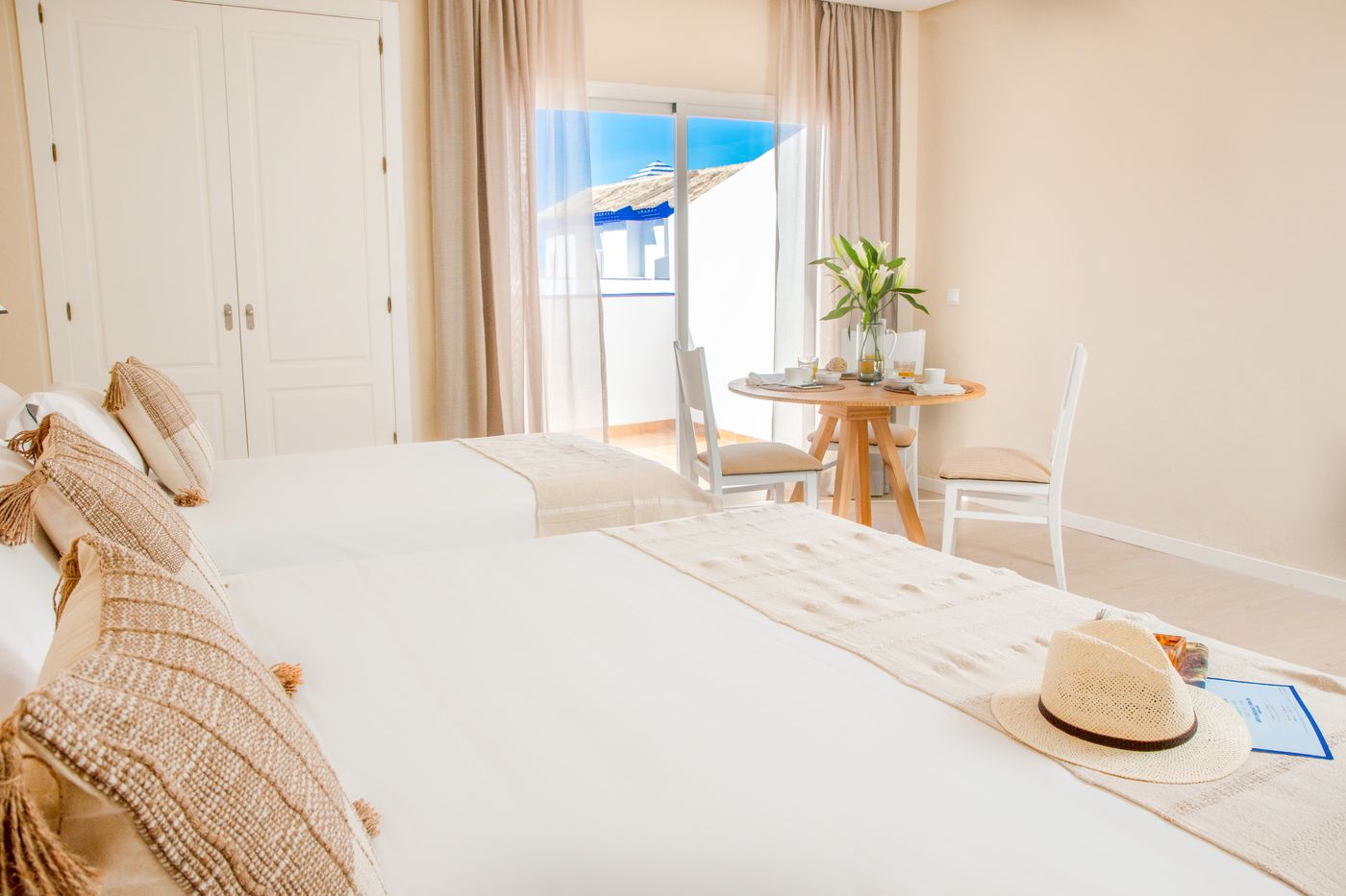 Vista-de-Rey-Room-15