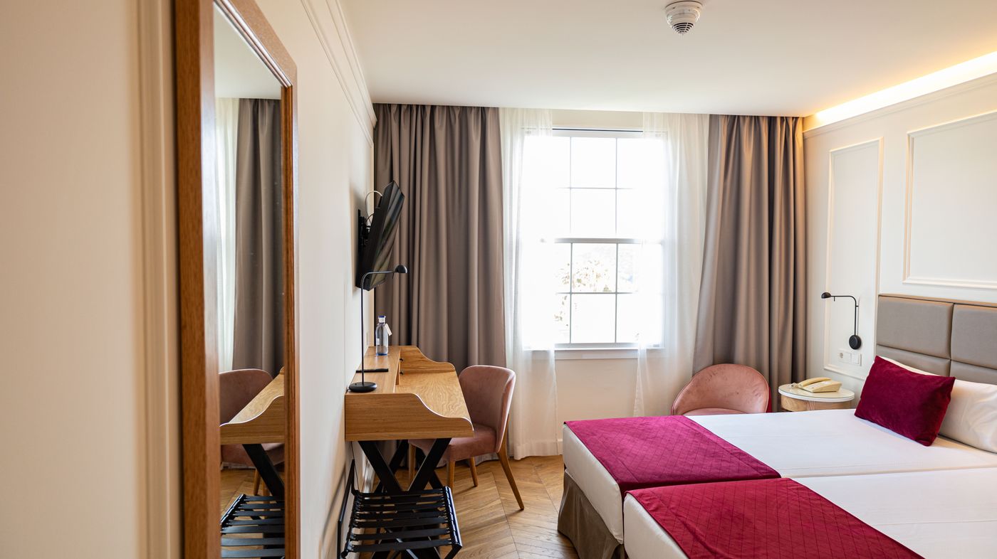 Seth-Port-Mahon-Room-31