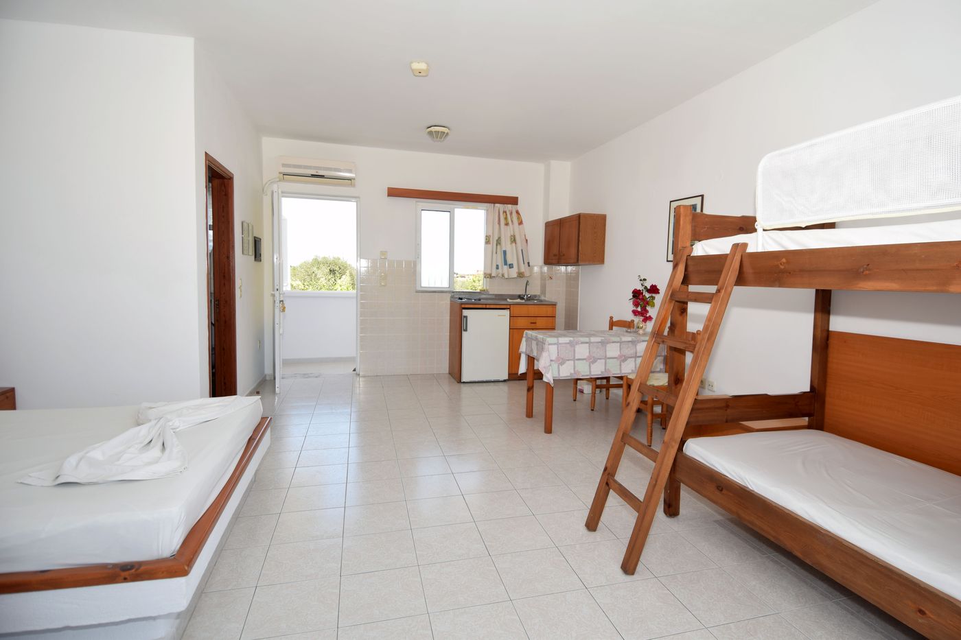 Sunlight-Studios-Room-26