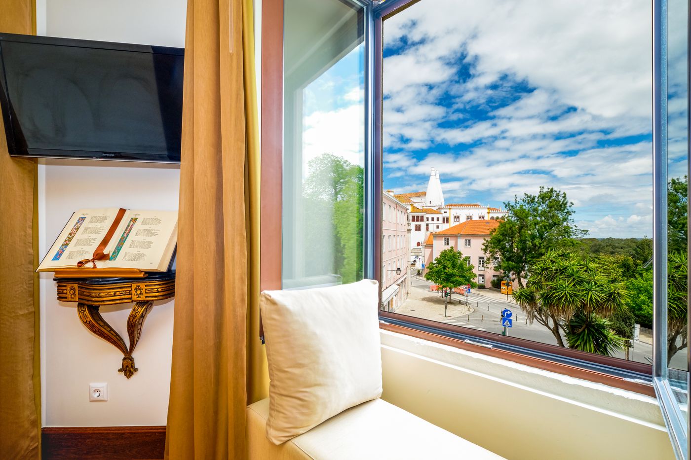 Sintra-Boutique-Hotel-Room-2