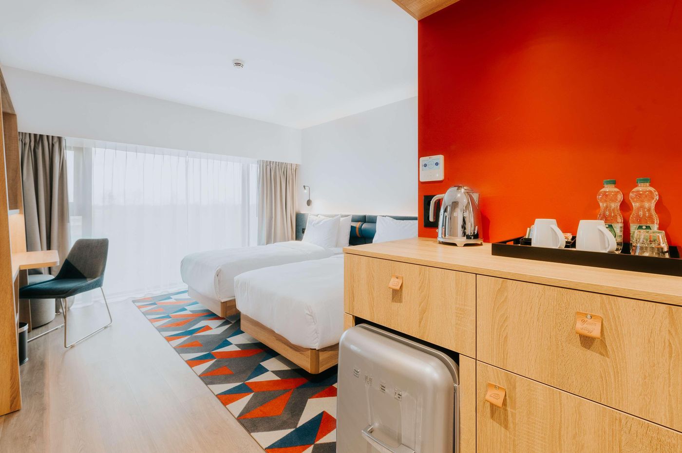 Hampton-By-Hilton-Warsaw-Reduta-Room-24