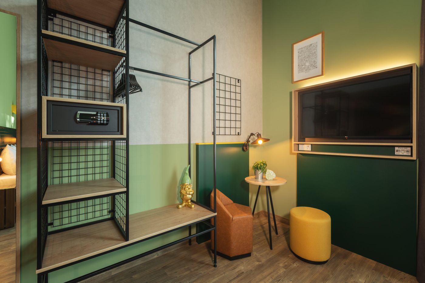 the-niu-Dwarf-Room-6