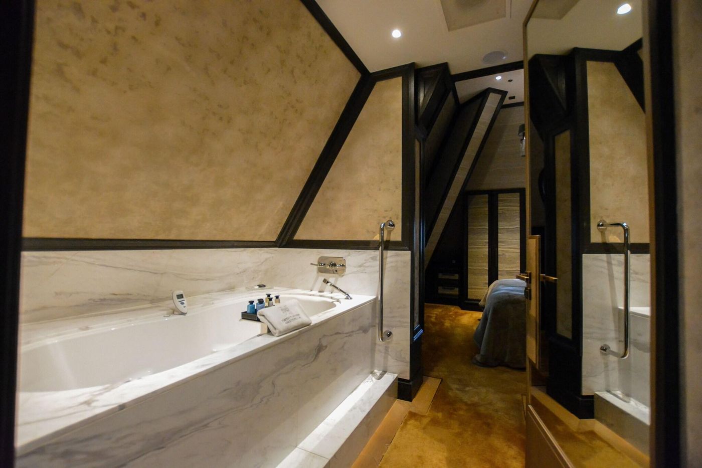 Hotel-Twentyseven-Room-53