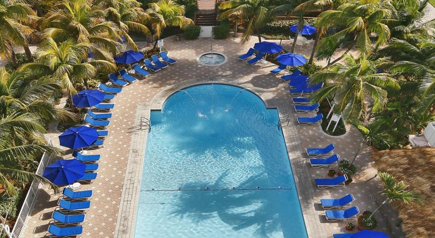 Courtyard Cadillac Miami Beach Oceanfront