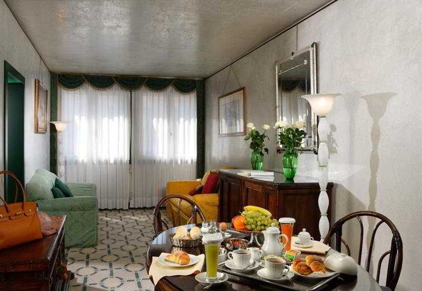 Palazzo-Del-Giglio-Room-5