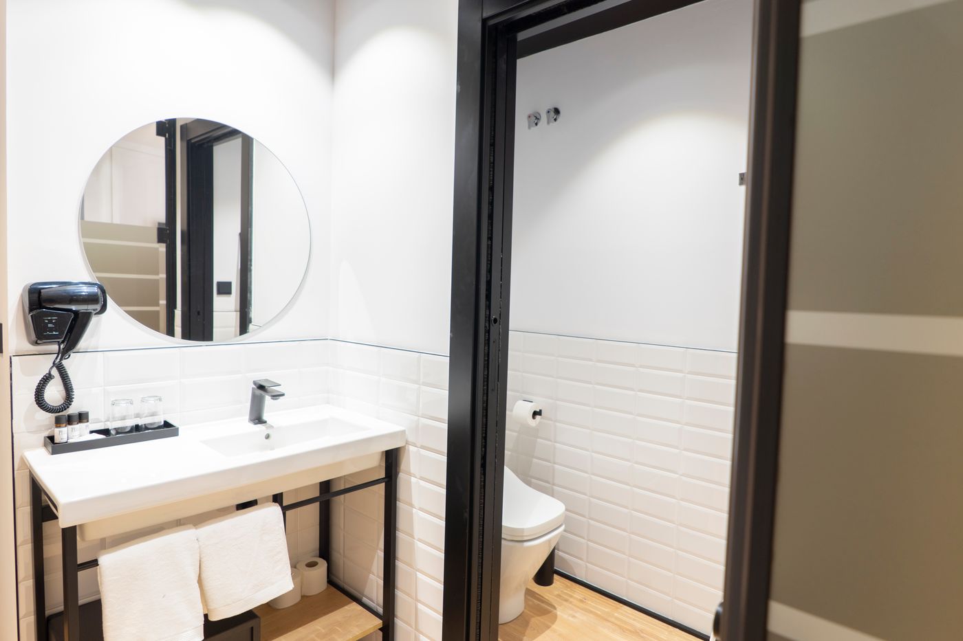 Puerta de las Granadas-Spain-GRANADA-Room-7