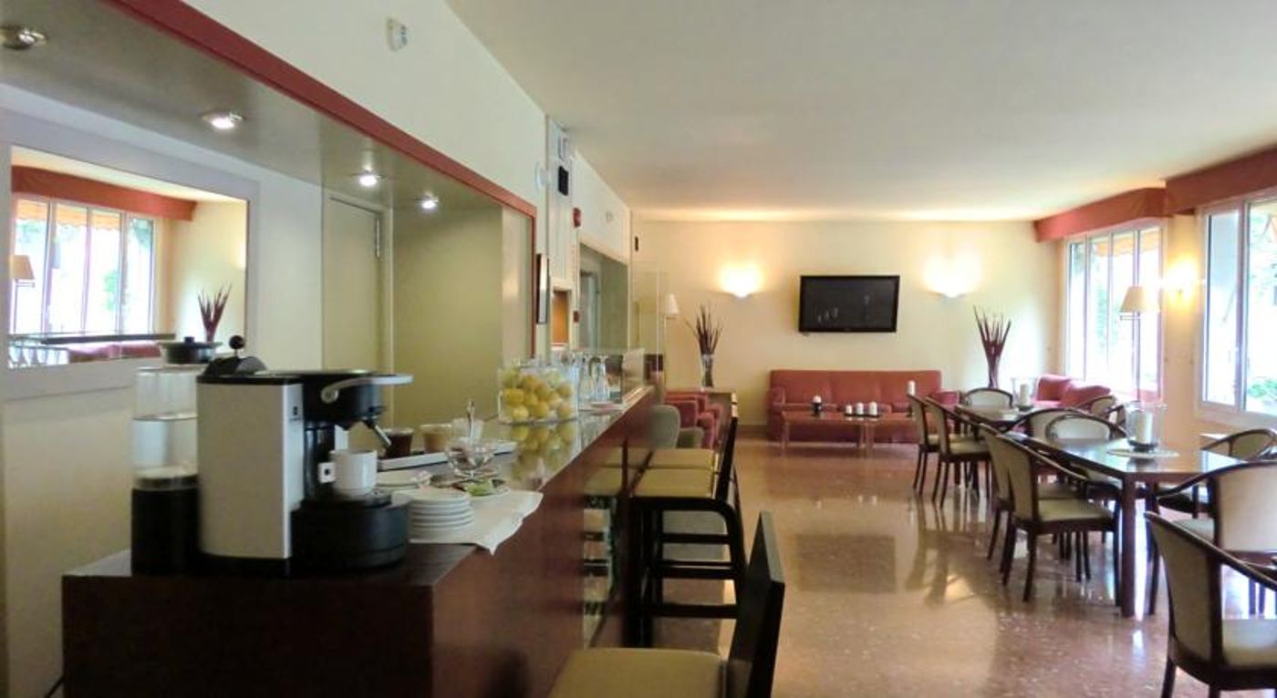 Tres Torres Atiram Hotel