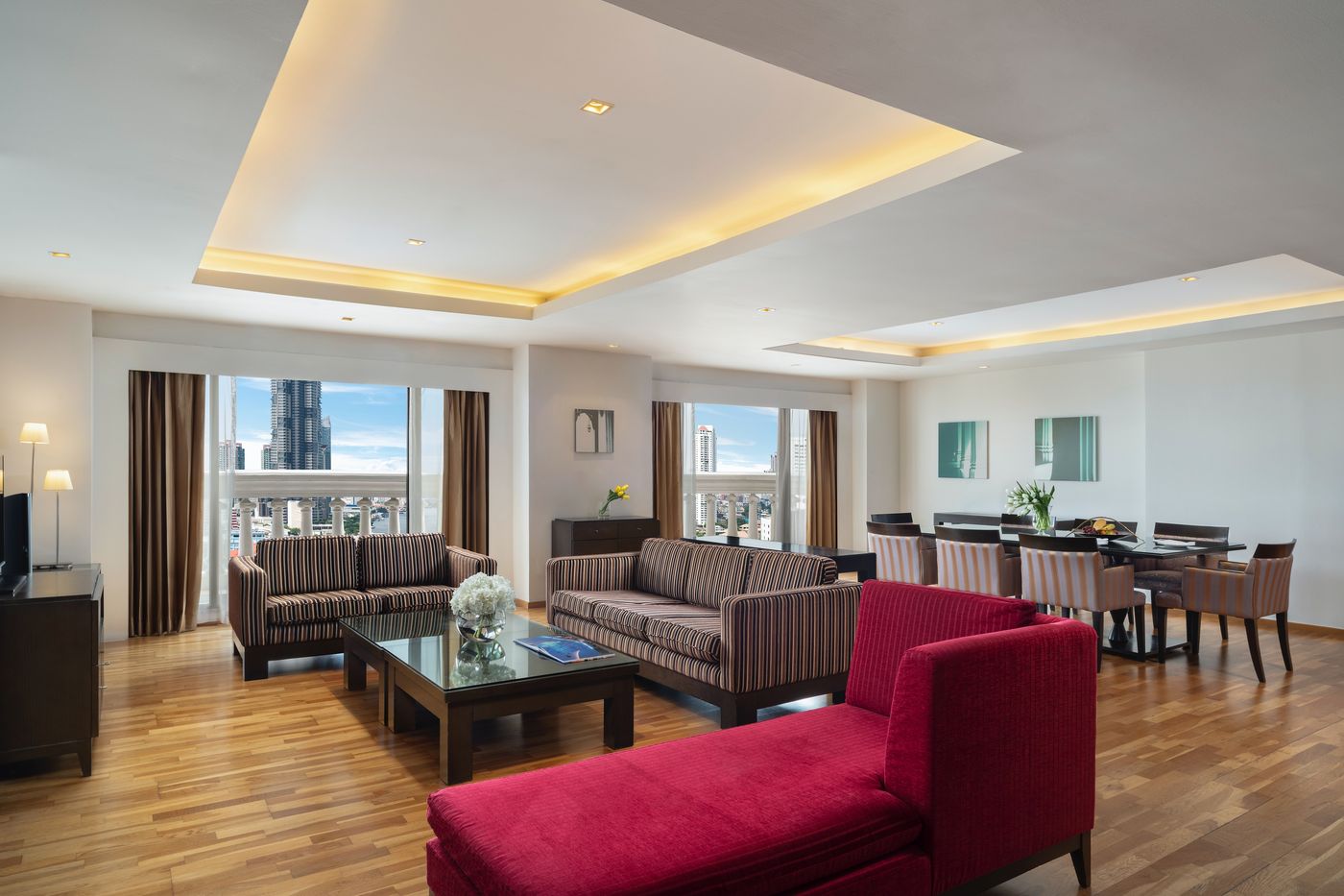 Lebua-at-State-Tower-Room-10