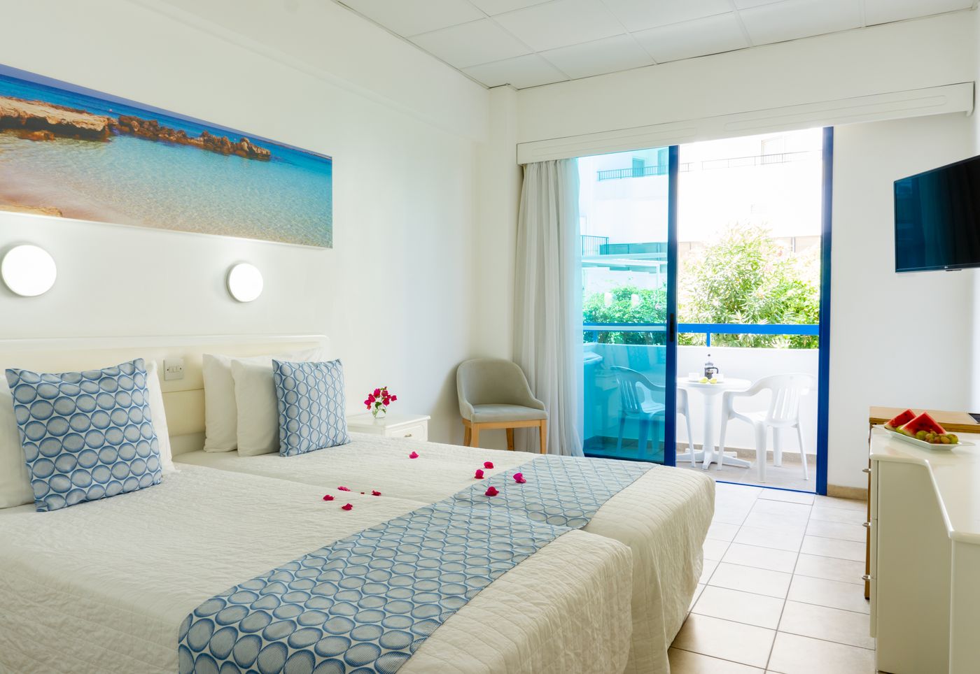 Anonymous-Beach-Hotel-Room-13