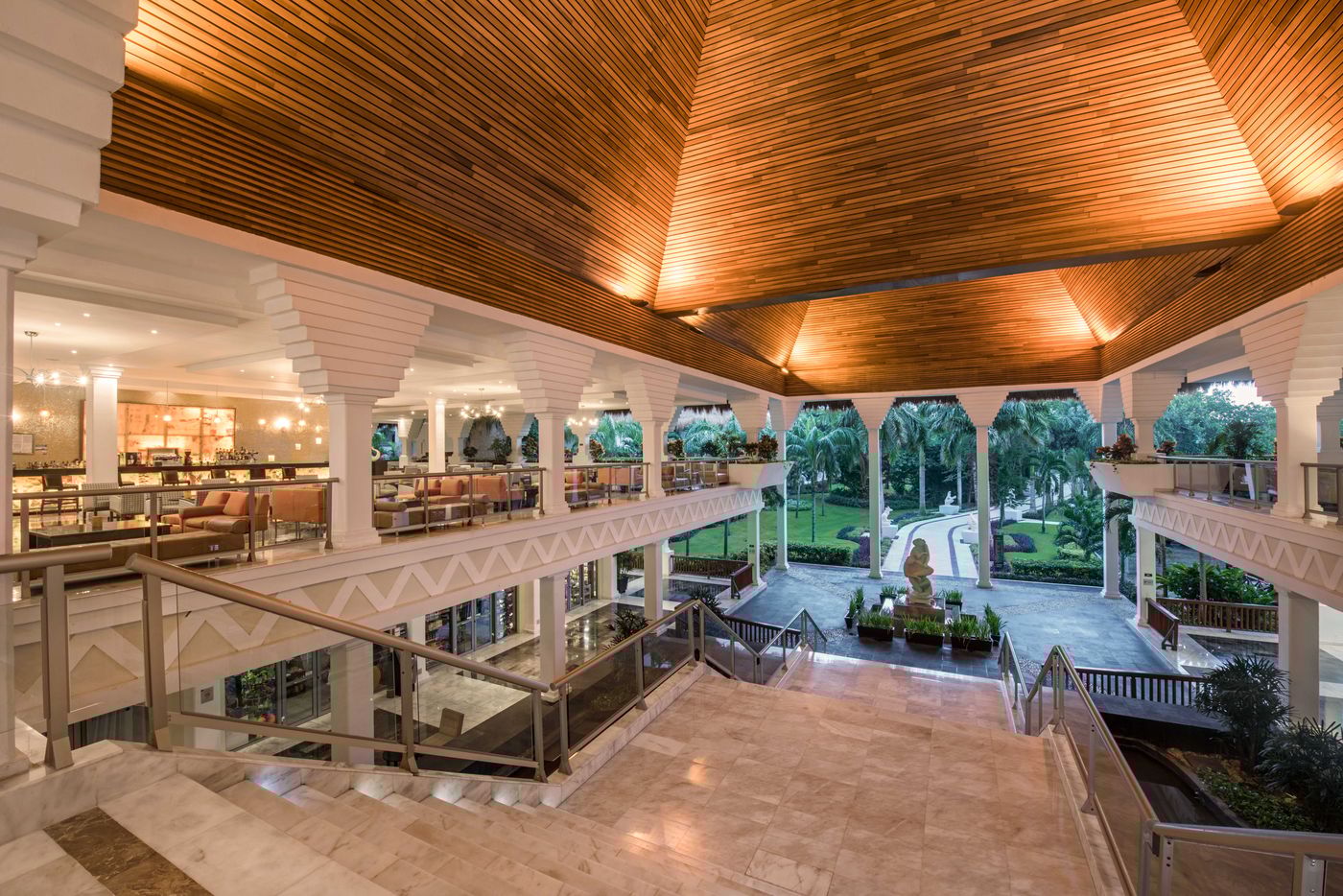 Grand-Riviera-Princess-Lobby-59