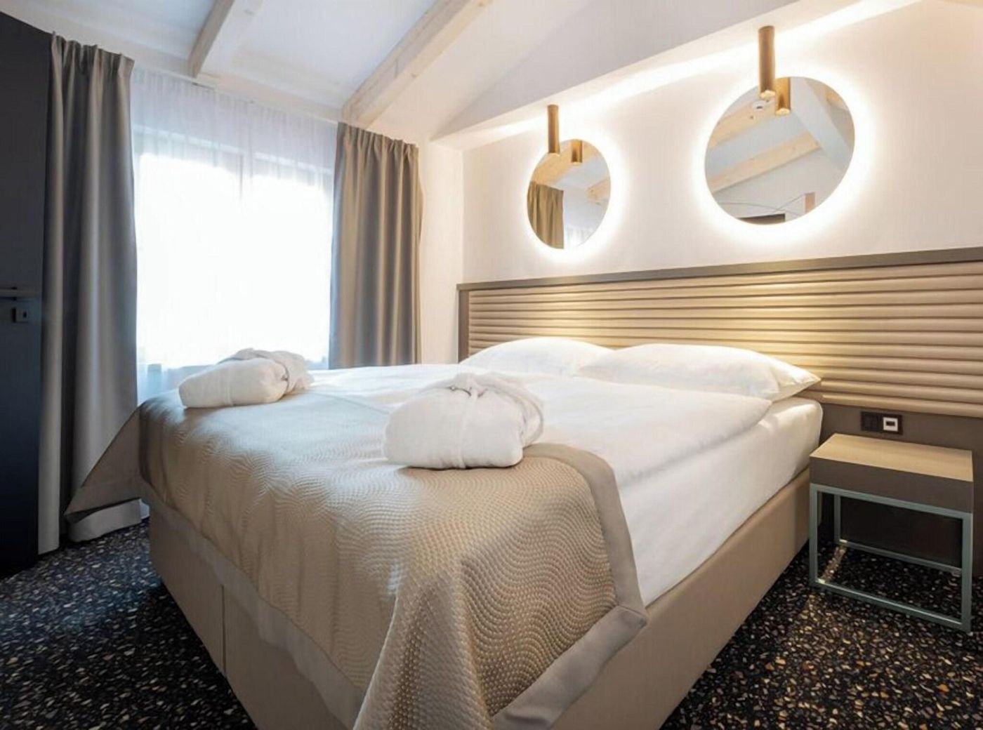 EA-Hotel-Embassy-Prague-Room-48