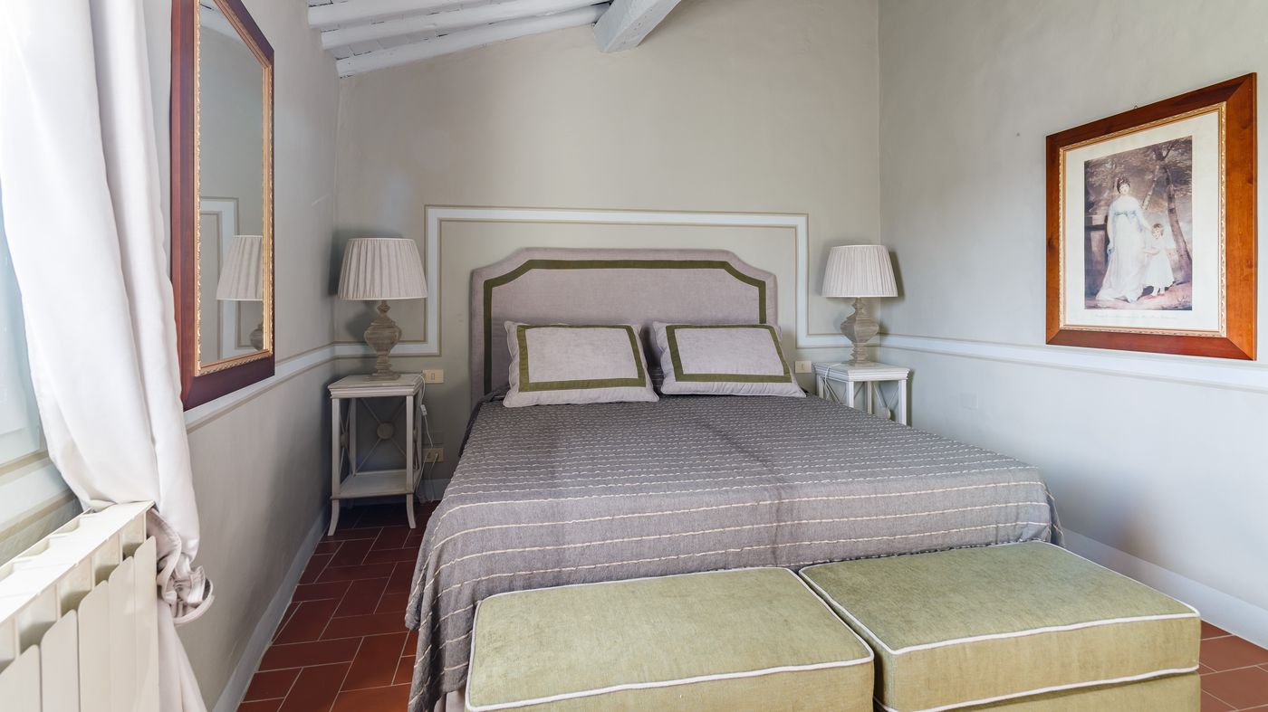 Relais-Villa-Olmo-Food-and-Wine-Resort-Room-17