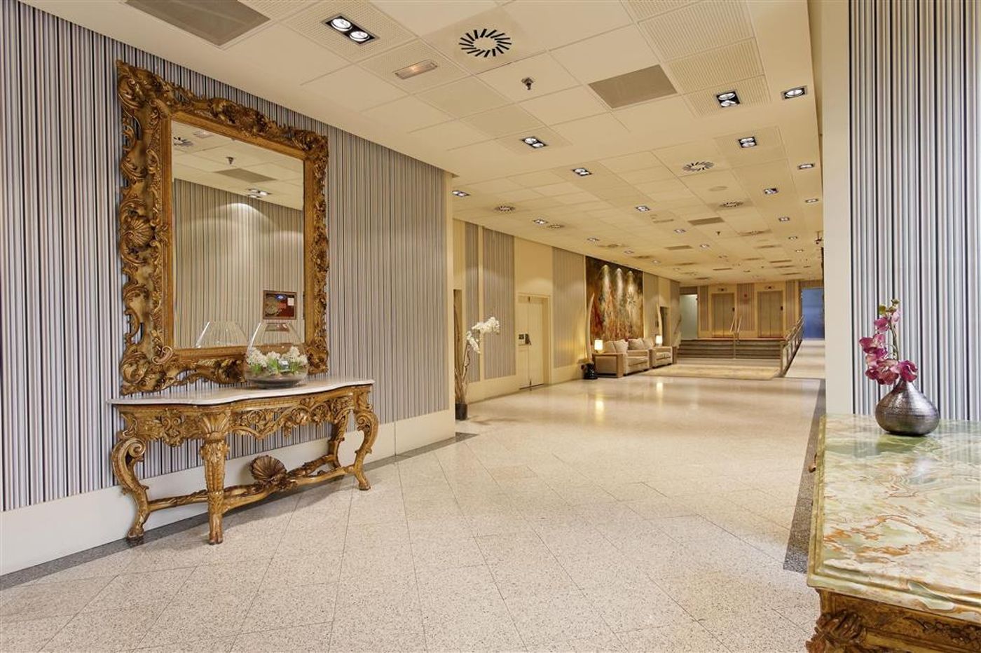 Melia-Avenida-America-Lobby-28