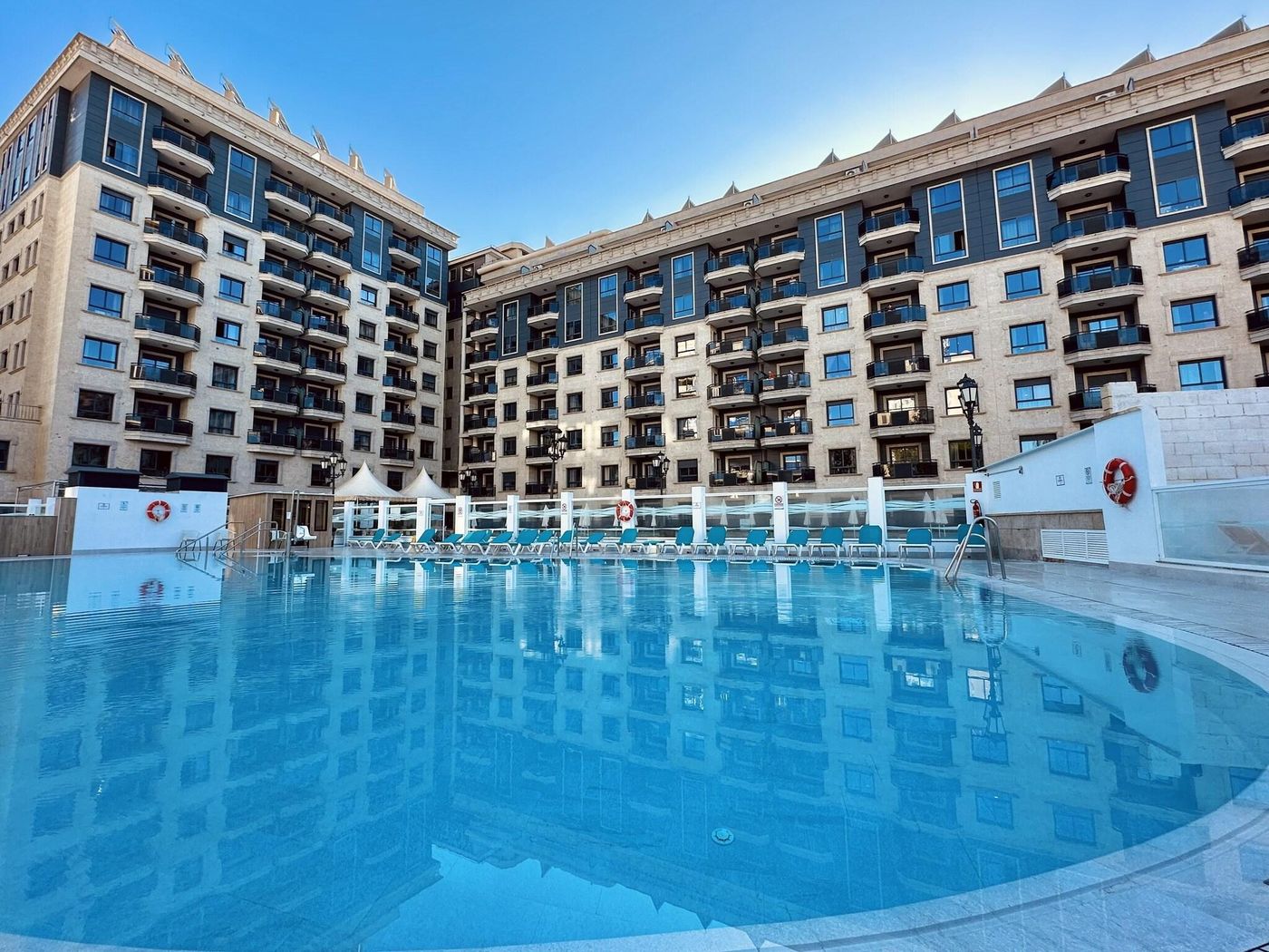 Apartamentos-Nuria-Sol-General-view-2