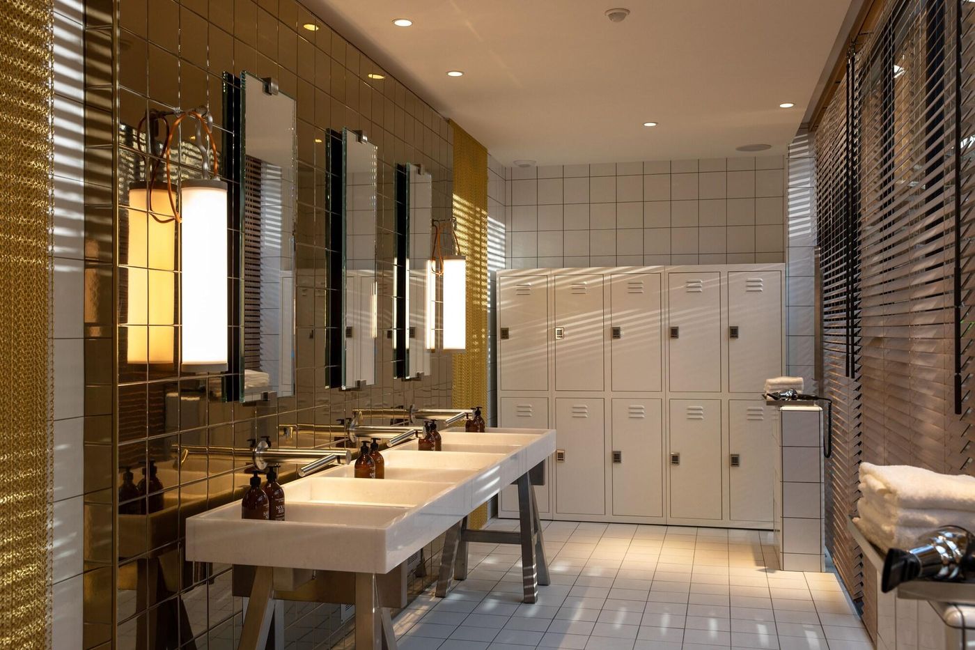 Mob-House-Sports-and-Entertainment-40