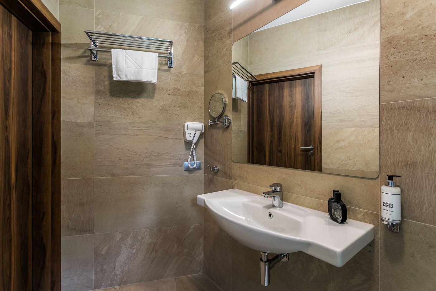 No-23-Premium-Aparthotel-Room-41