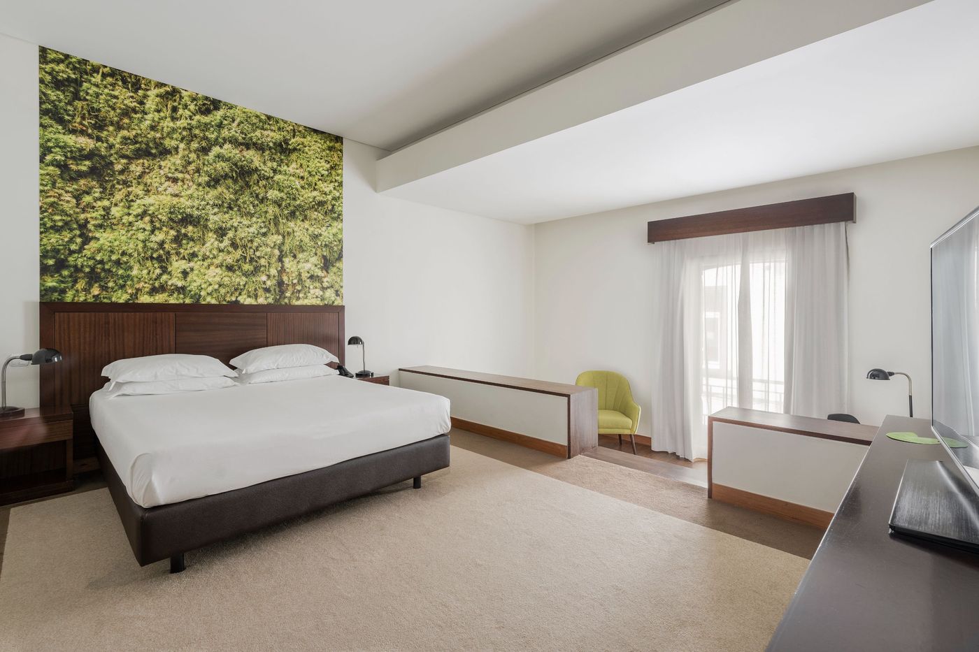 Neat-Hotel-Avenida-Room-10