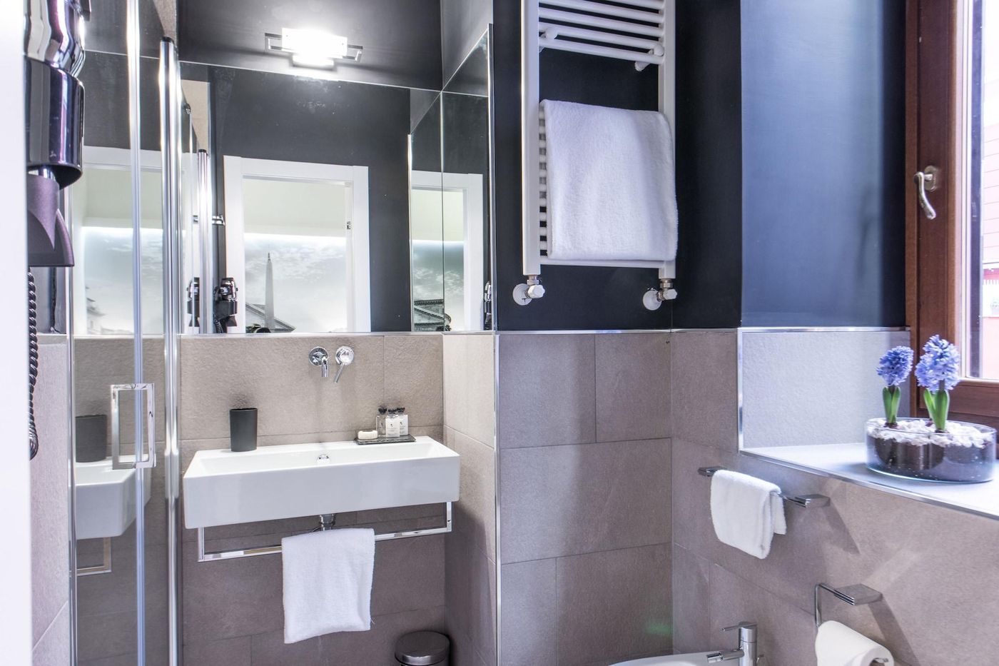 Charming Roma-Italy-ROME-Room-9