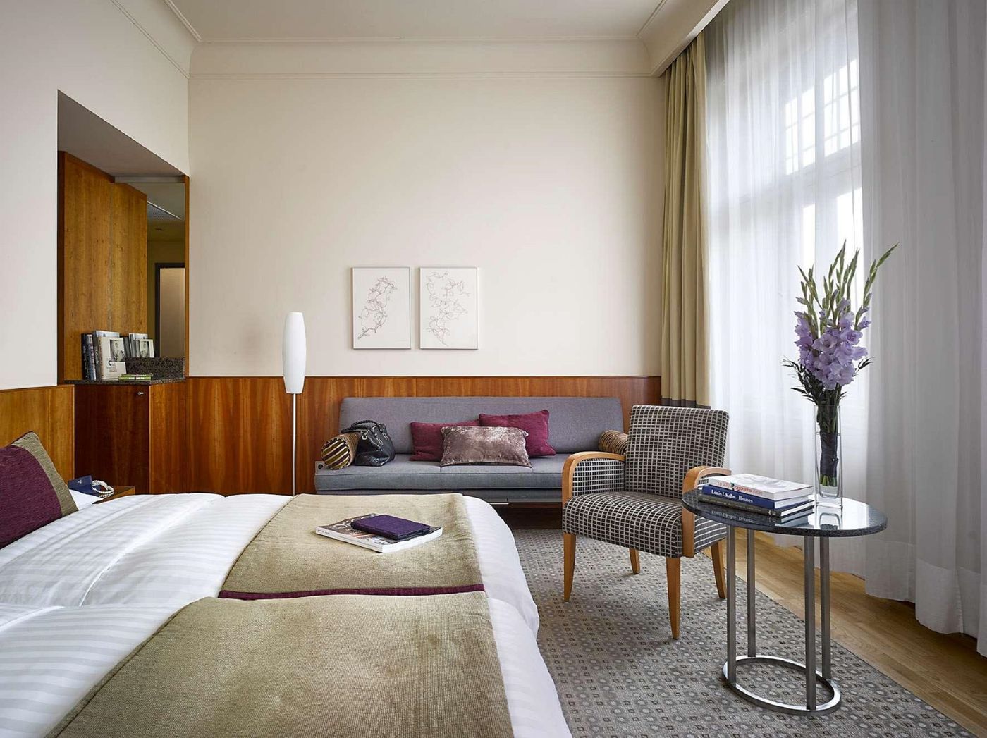 K-K-Hotel-Central-Room-14