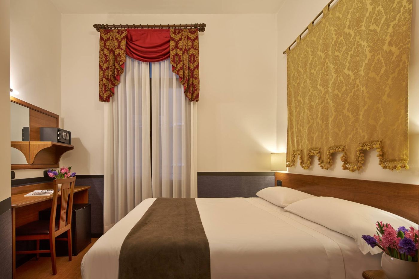 Unahotels-Ala-Venezia--Adults-16--Room-38