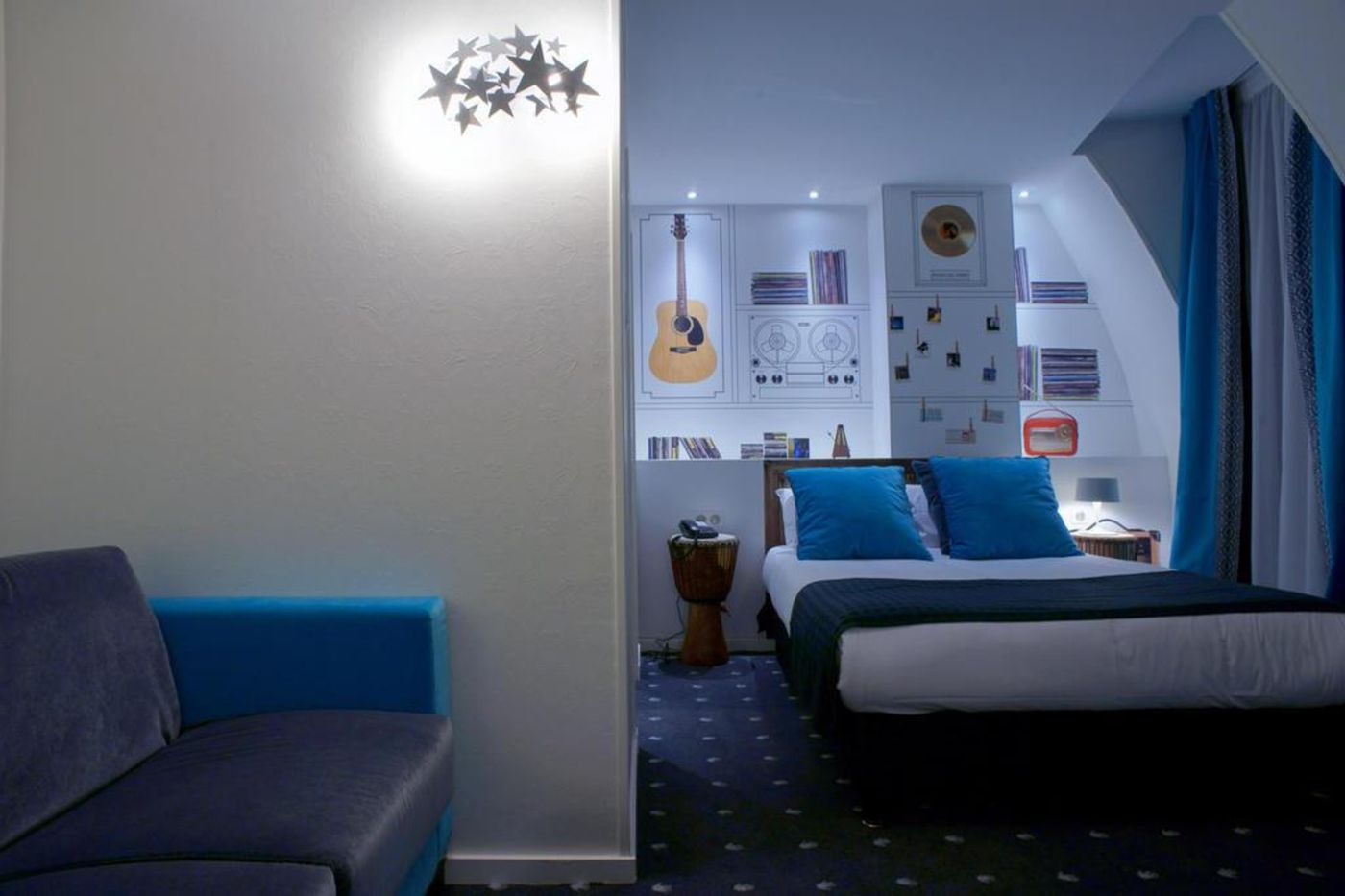 Triangle d'Or - France - PARIS - Room - 8