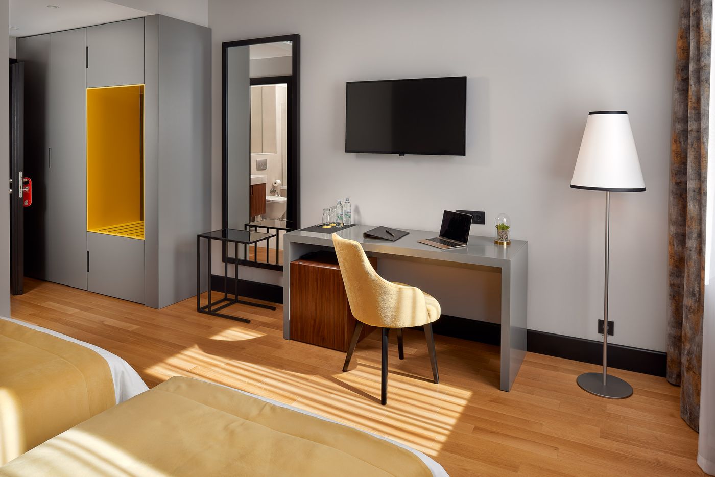 Sia-Split-Hotel-Room-6