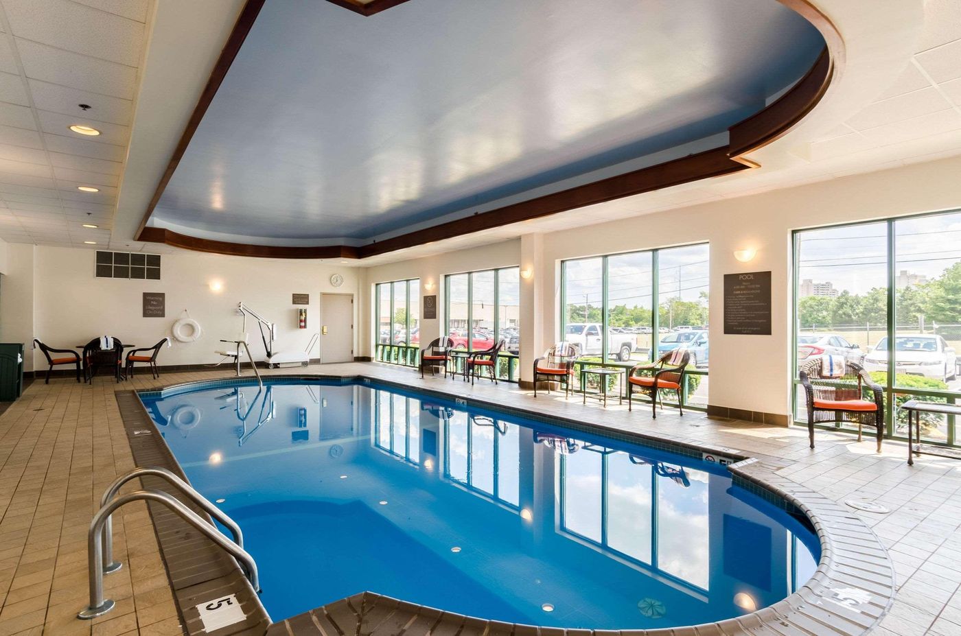 Comfort-Inn---Suites-Logan-Airport-Pool-50