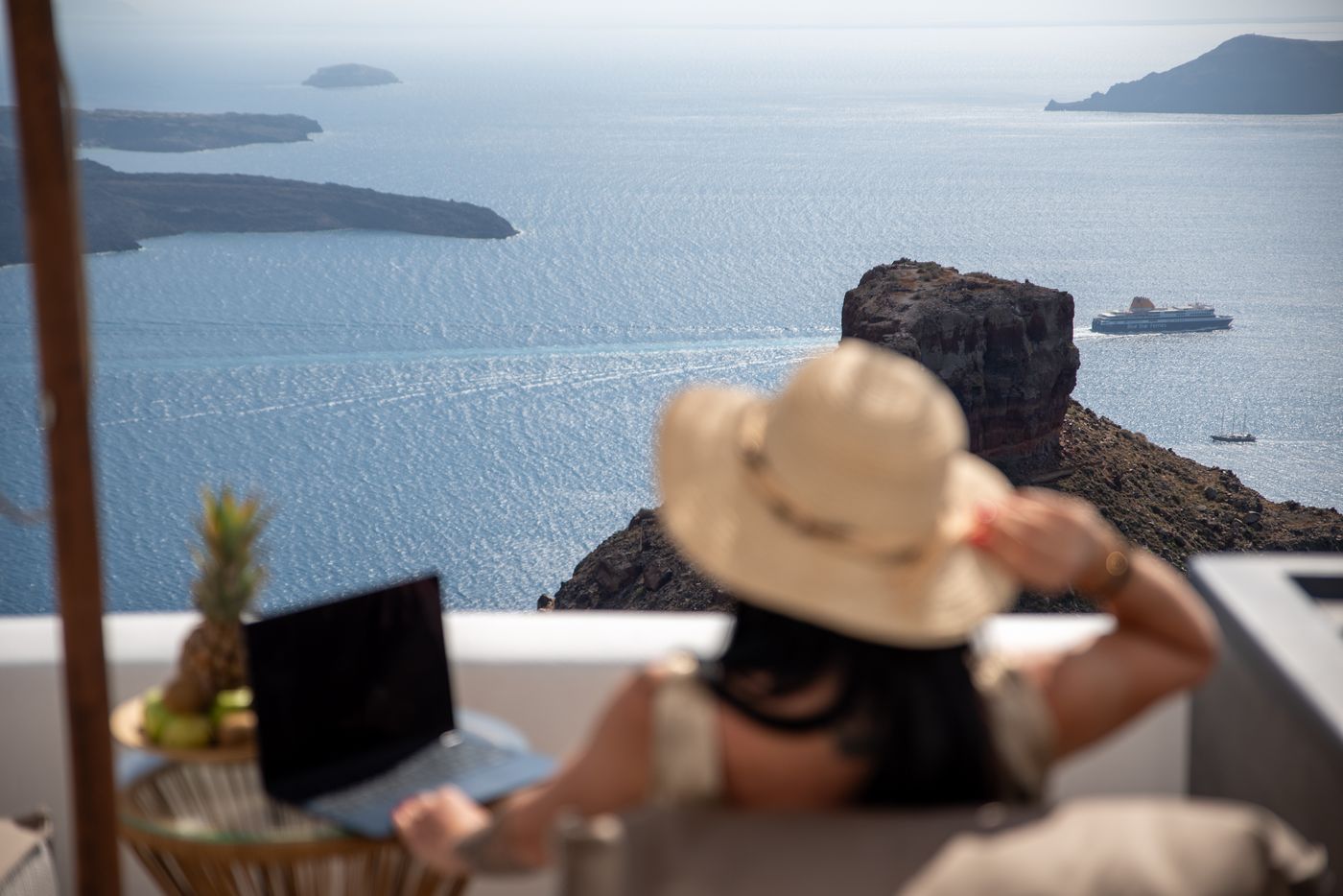 El-Verano-Collection-Santorini-Room-102