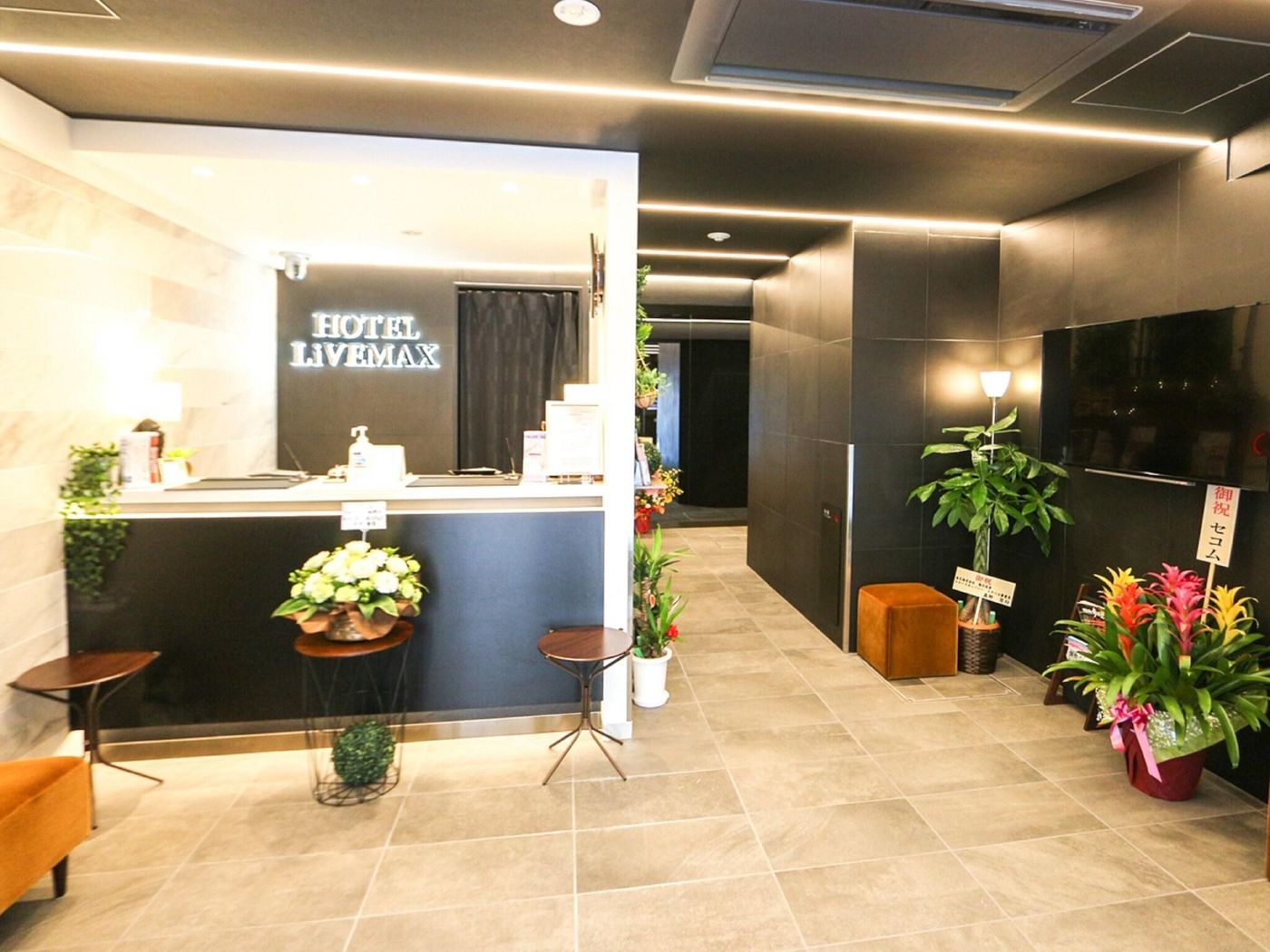 Hotel Livemax Nihonbashi-Ningyocho-Japan-Tokyo-Lobby-10