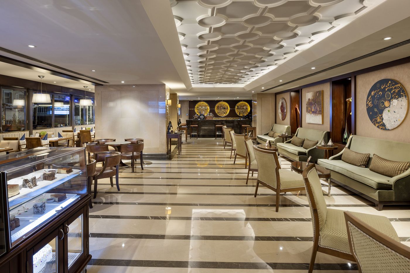 Titanic-City-Taksim-Bar-3