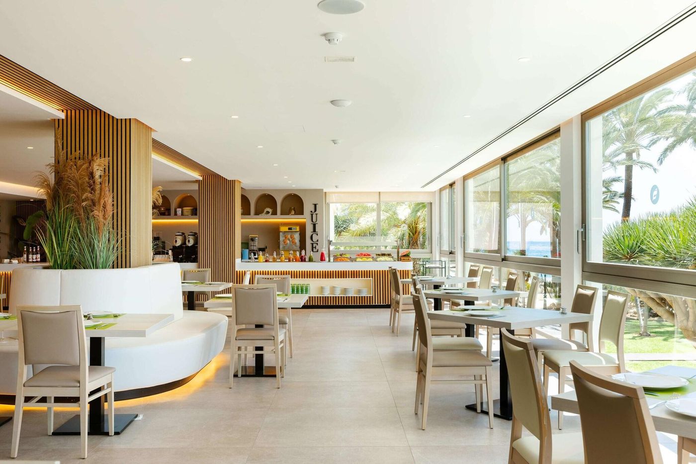 THB-Los-Molinos-Class-Restaurant-43