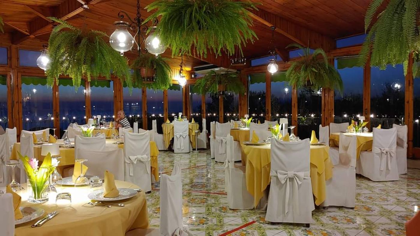 Villa-Pina-Antico-Francischiello-Restaurant-32