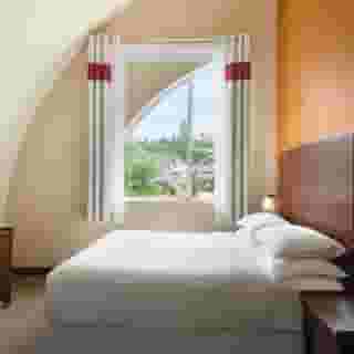 Four Points by Sheraton Surrey, 2 of 6