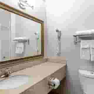 Quality Suites Austin South St. Elmo District, 4 of 6
