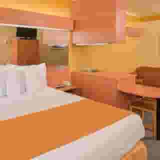 H3 Inn & Suites - Lax Airport - Los Angeles, 4 of 6