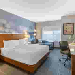 Cambria Hotel Lax, 4 of 6