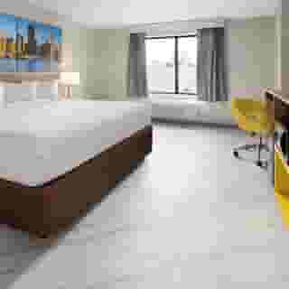 Days Inn By Wyndham Staten Island, 3 of 6