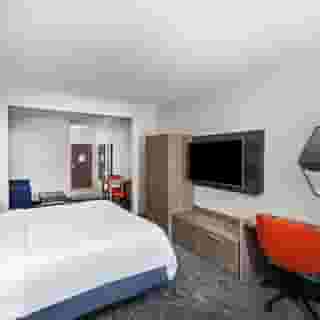 Holiday Inn Express Hotel & Suites - Houston Space Center by Ihg, 3 of 6