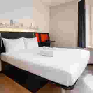 easyHotel Zurich City Main Station, 4 of 6
