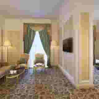 Royal Rose Abu Dhabi, a Curio Collection by Hilton Affiliated Hotel, 5 of 6