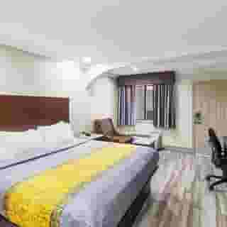 Americas Best Value Inn Houston Heights at I-45, 1 of 6