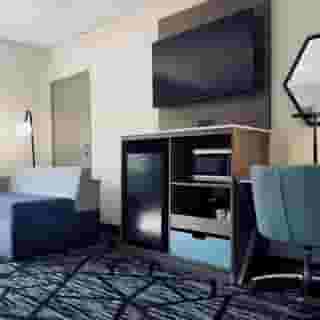 La Quinta Inn & Suites by Wyndham Atlanta Roswell, 1 of 6