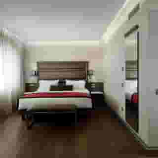 Holiday Suites, 3 of 6