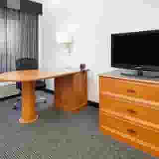 La Quinta Inn & Suites by Wyndham Dallas - Addison Galleria, 3 of 6