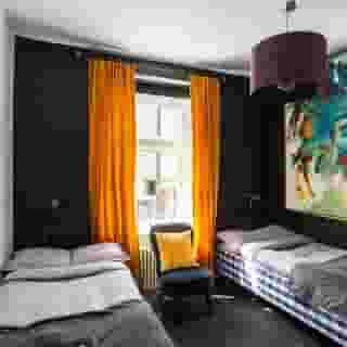 Eight Rooms, 5 of 6