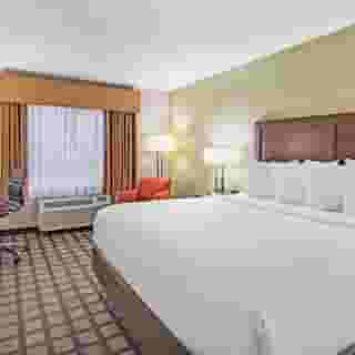 Baymont by Wyndham Gurnee, 2 of 6