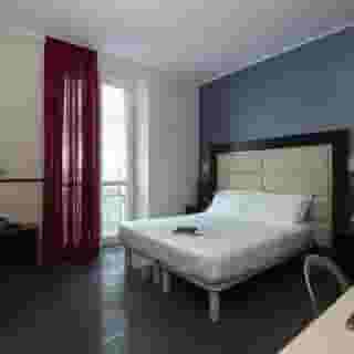 Hotel Five, 4 of 6
